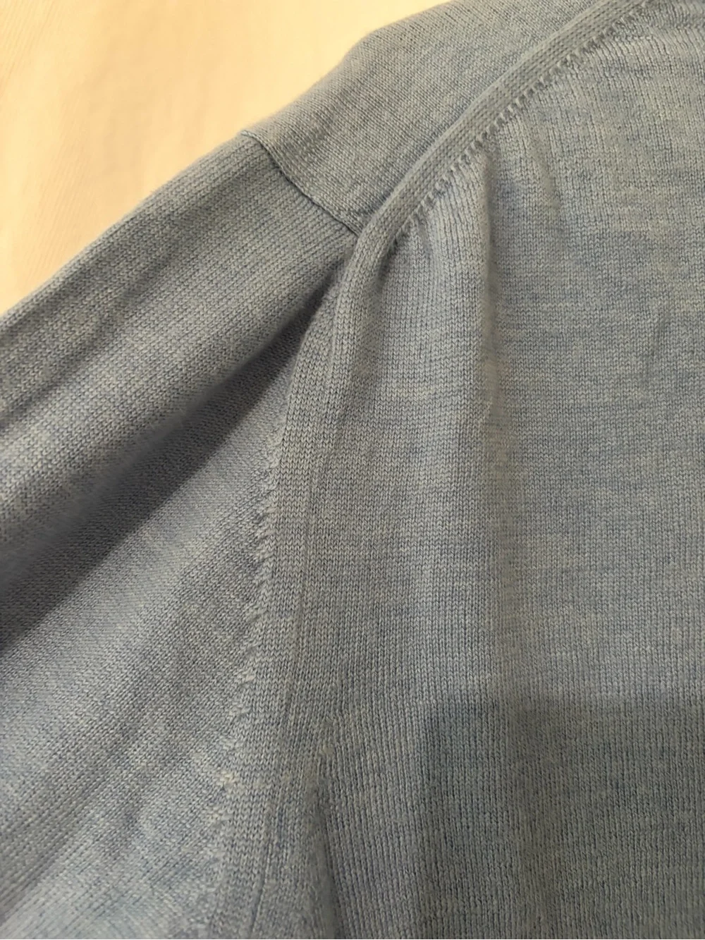 Calvin Klein Men's Merino Wool V-Neck Pastel Blue Sweater M Preppy Classic Quiet